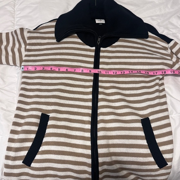 Cabi Mascot Cardigan Spring 2024 - Picture 2 of 4